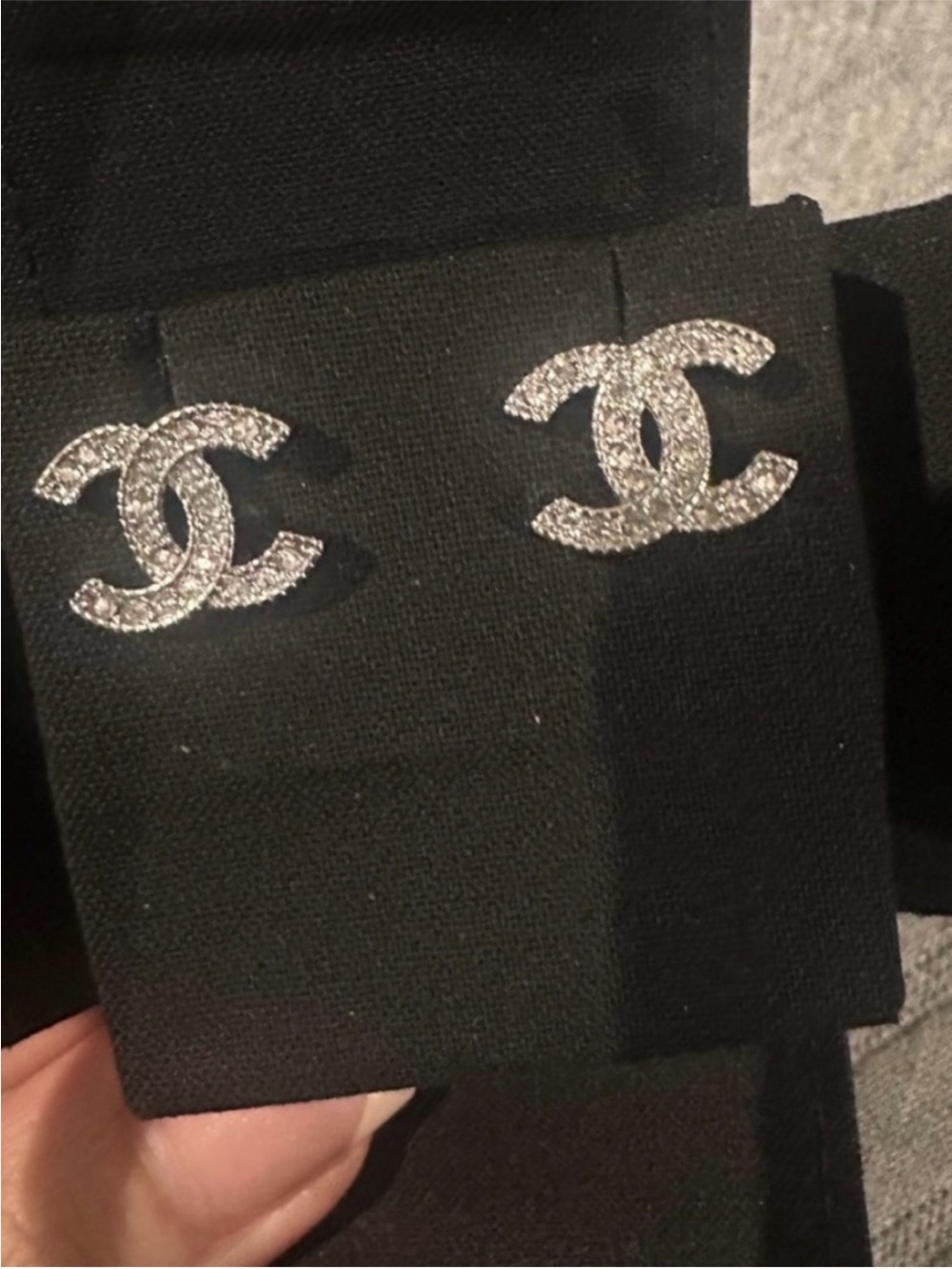 Chanel stud earrings - Picture 6 of 11
